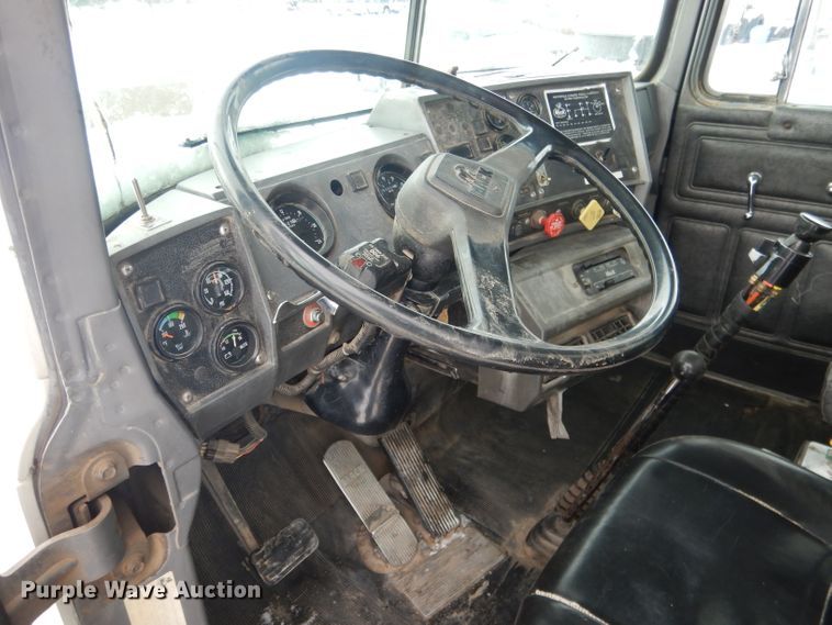 image for item FA9481 1994 Mack RD600  dump truck