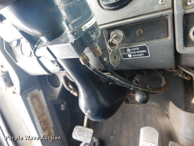 image for item FA9481 1994 Mack RD600  dump truck