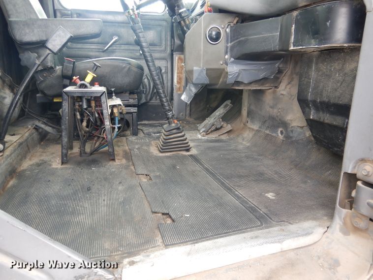 image for item FA9481 1994 Mack RD600  dump truck