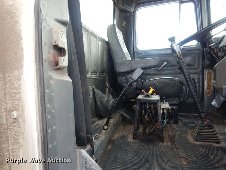 image for item FA9481 1994 Mack RD600  dump truck