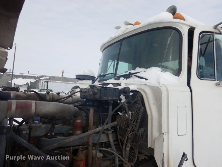 image for item FA9481 1994 Mack RD600  dump truck