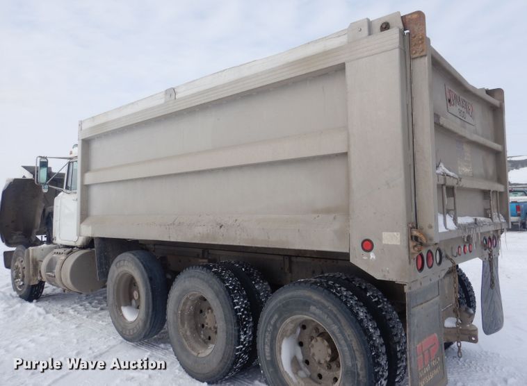 image for item FA9481 1994 Mack RD600  dump truck