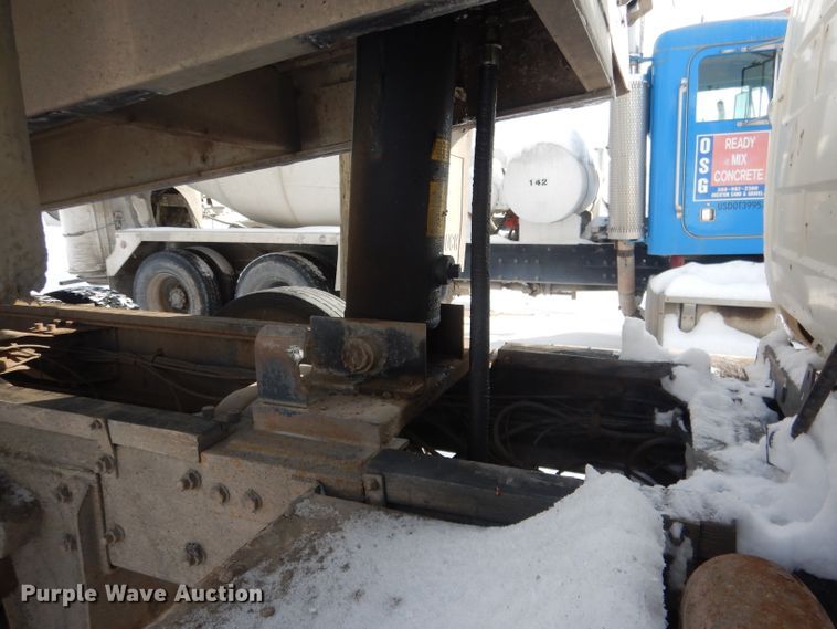 image for item FA9481 1994 Mack RD600  dump truck