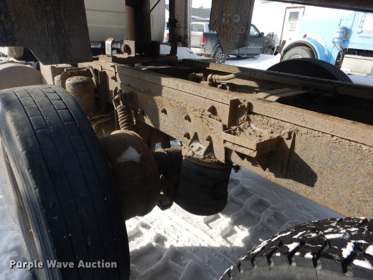 image for item FA9481 1994 Mack RD600  dump truck