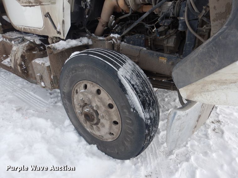 image for item FA9481 1994 Mack RD600  dump truck