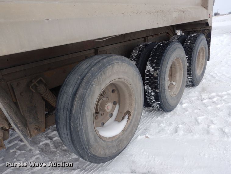 image for item FA9481 1994 Mack RD600  dump truck