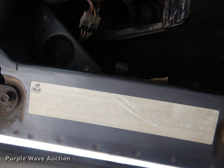 image for item FA9481 1994 Mack RD600  dump truck