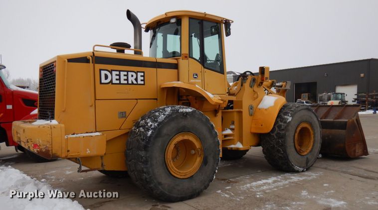 image for item GC9792 2002 John Deere 744H  wheel loader