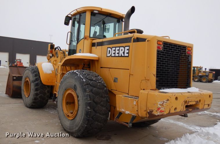 image for item GC9792 2002 John Deere 744H  wheel loader