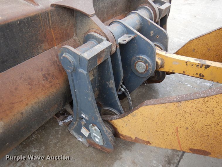 image for item GC9792 2002 John Deere 744H  wheel loader