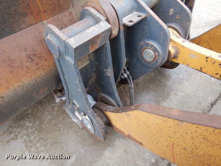 image for item GC9792 2002 John Deere 744H  wheel loader