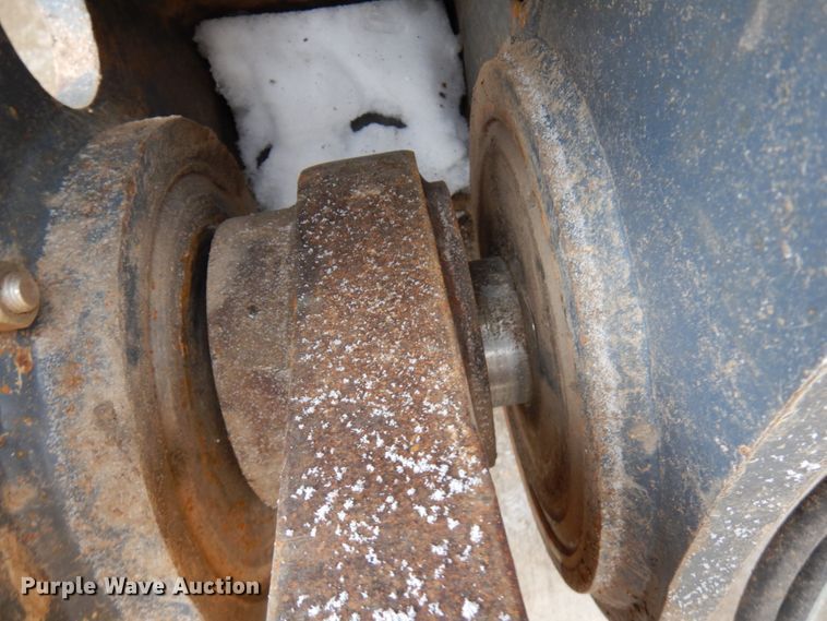 image for item GC9792 2002 John Deere 744H  wheel loader