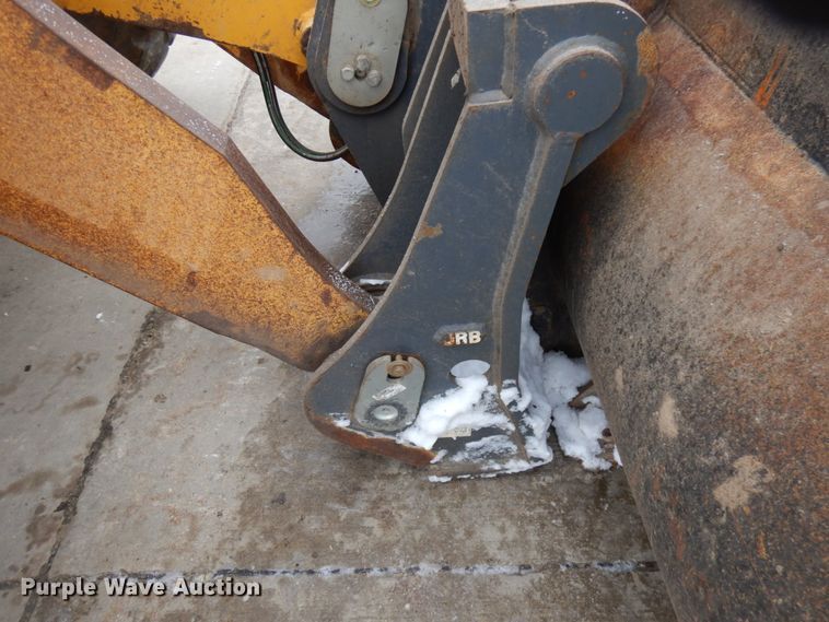 image for item GC9792 2002 John Deere 744H  wheel loader