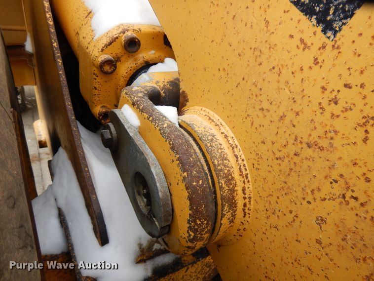 image for item GC9792 2002 John Deere 744H  wheel loader