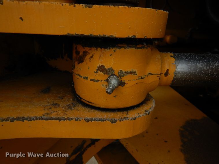 image for item GC9792 2002 John Deere 744H  wheel loader