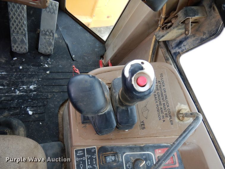 image for item GC9792 2002 John Deere 744H  wheel loader