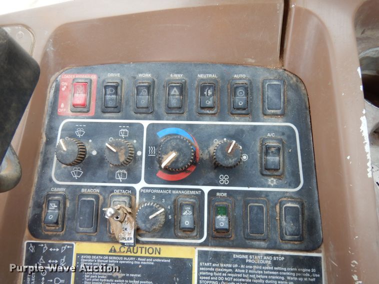 image for item GC9792 2002 John Deere 744H  wheel loader