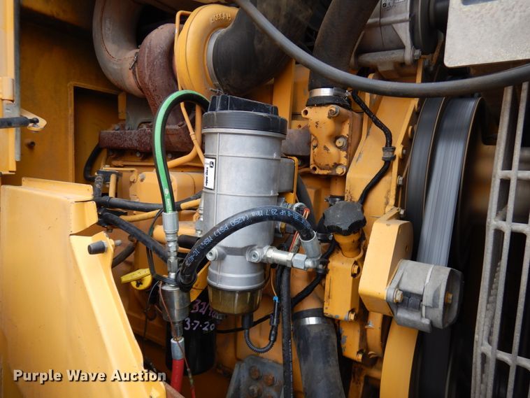 image for item GC9792 2002 John Deere 744H  wheel loader