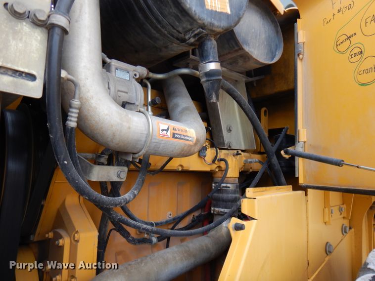 image for item GC9792 2002 John Deere 744H  wheel loader