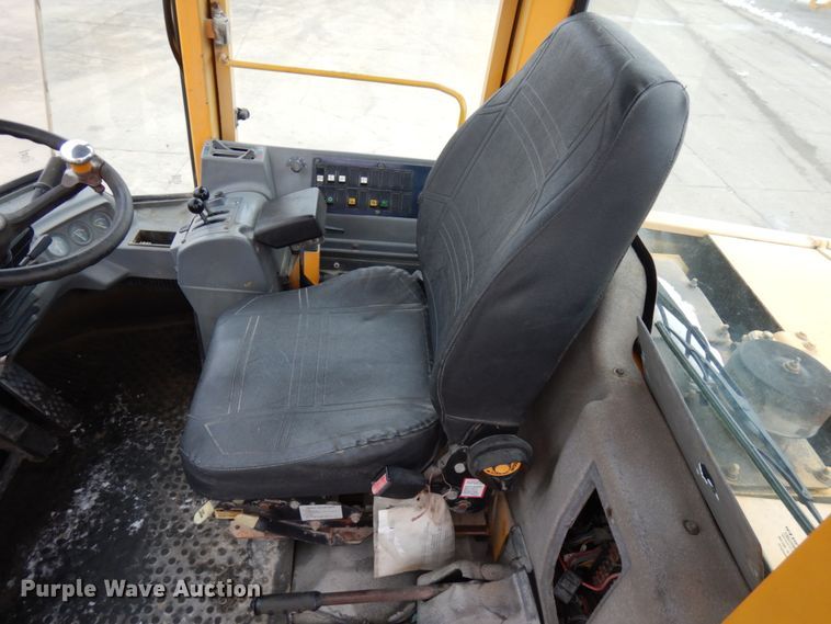 image for item GC9796 1997 Volvo L70C  wheel loader