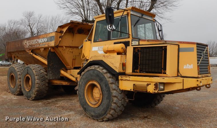 image for item GG9372 1997 Volvo A25C  haul truck