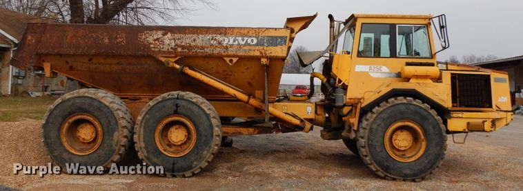 image for item GG9372 1997 Volvo A25C  haul truck