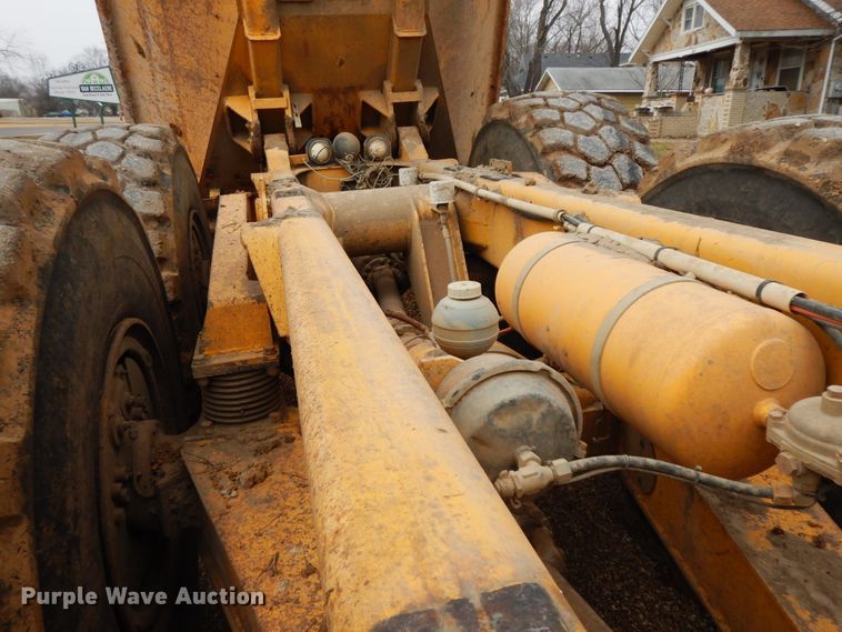 image for item GG9372 1997 Volvo A25C  haul truck