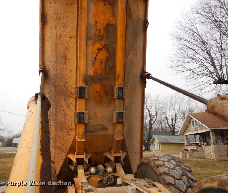 image for item GG9372 1997 Volvo A25C  haul truck