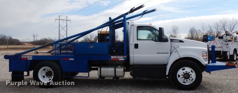 image for item GG9382 2017 Ford F650  winch truck