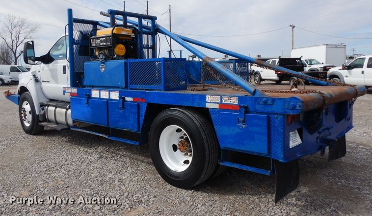 image for item GG9382 2017 Ford F650  winch truck