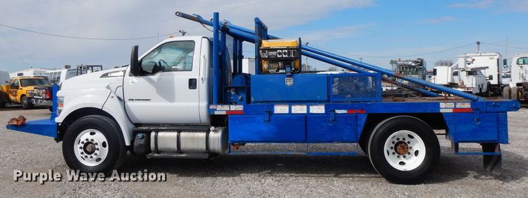 image for item GG9382 2017 Ford F650  winch truck