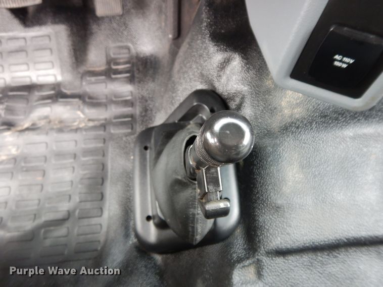 image for item GG9382 2017 Ford F650  winch truck