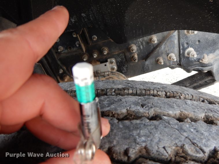 image for item GG9382 2017 Ford F650  winch truck