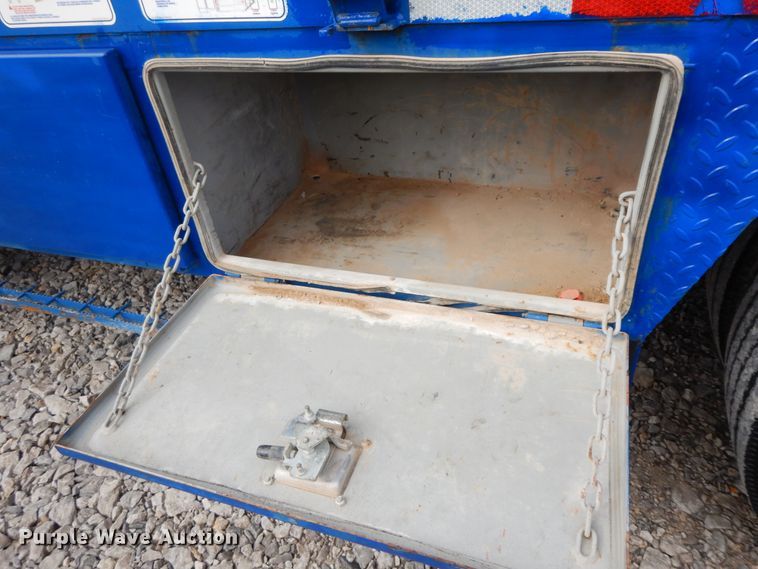 image for item GG9382 2017 Ford F650  winch truck