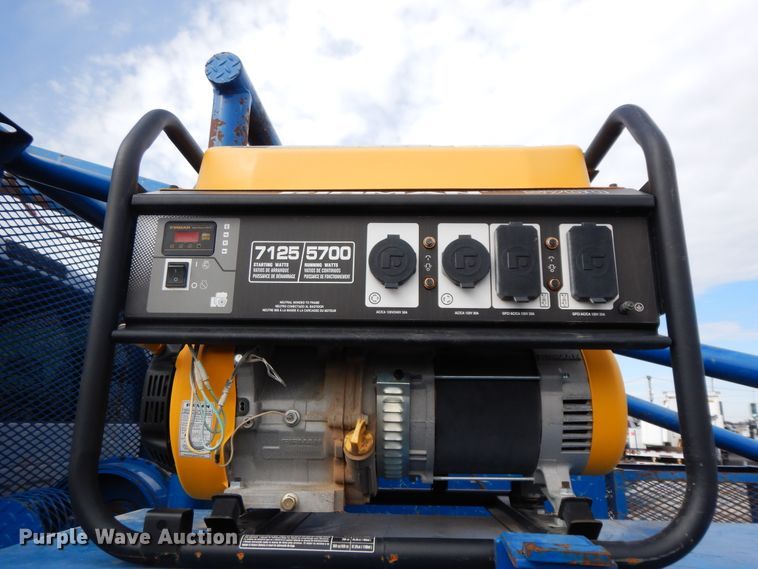 image for item GG9382 2017 Ford F650  winch truck