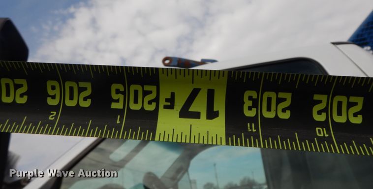 image for item GG9382 2017 Ford F650  winch truck