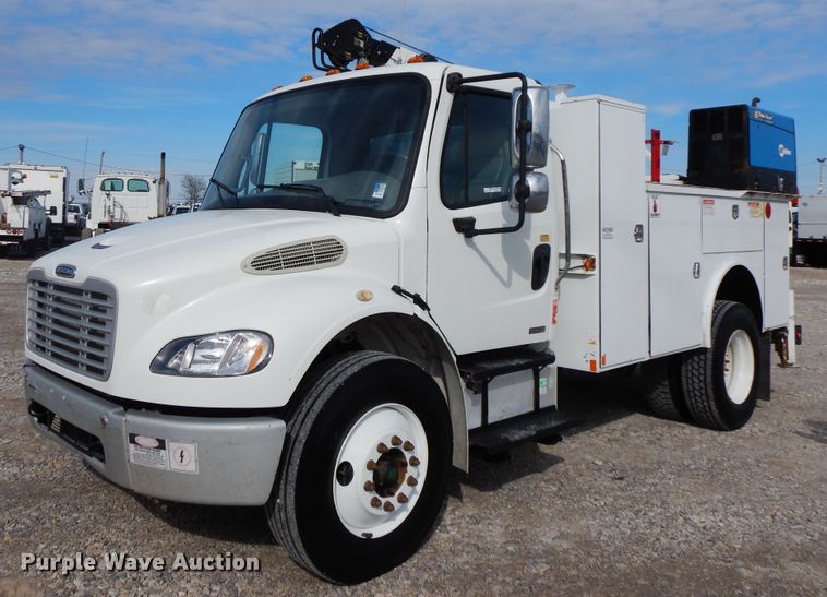 image for item GG9384 2010 Freightliner M2 106  utility / service truck