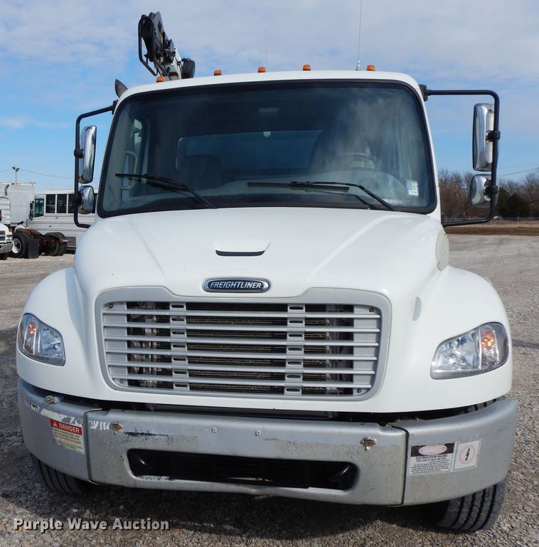 image for item GG9384 2010 Freightliner M2 106  utility / service truck