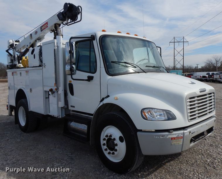 image for item GG9384 2010 Freightliner M2 106  utility / service truck