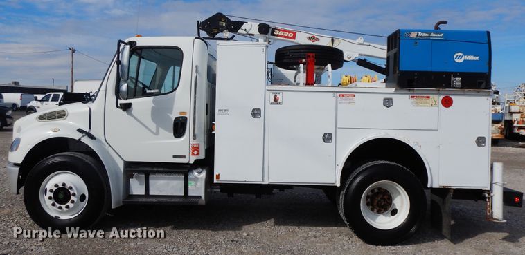 image for item GG9384 2010 Freightliner M2 106  utility / service truck