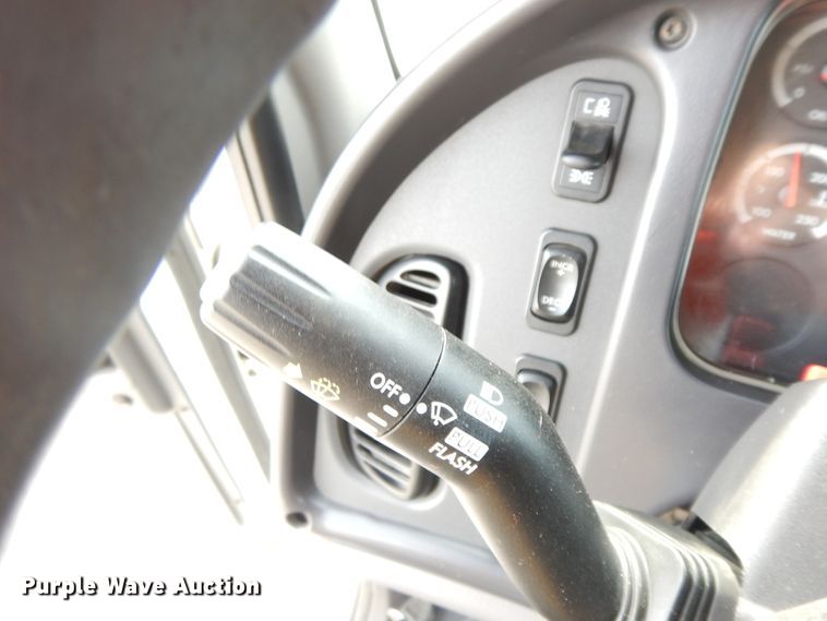 image for item GG9384 2010 Freightliner M2 106  utility / service truck