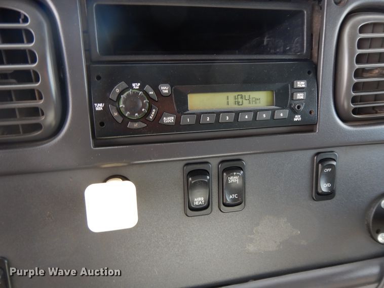 image for item GG9384 2010 Freightliner M2 106  utility / service truck