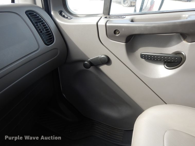 image for item GG9384 2010 Freightliner M2 106  utility / service truck