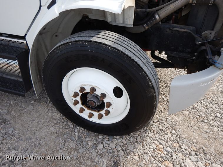 image for item GG9384 2010 Freightliner M2 106  utility / service truck