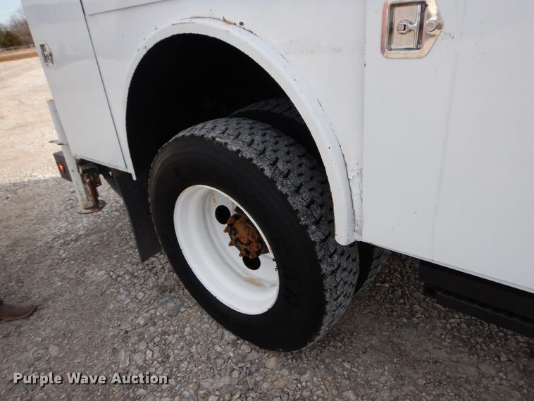 image for item GG9384 2010 Freightliner M2 106  utility / service truck