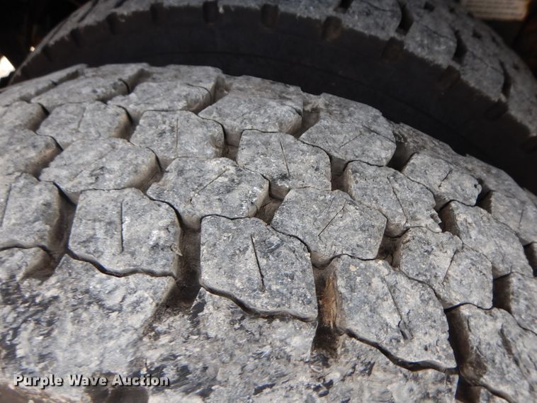 image for item GG9384 2010 Freightliner M2 106  utility / service truck