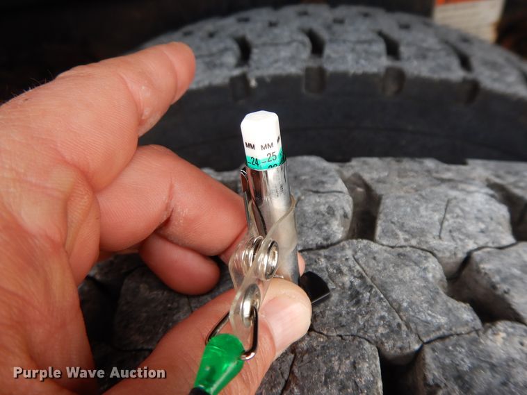 image for item GG9384 2010 Freightliner M2 106  utility / service truck