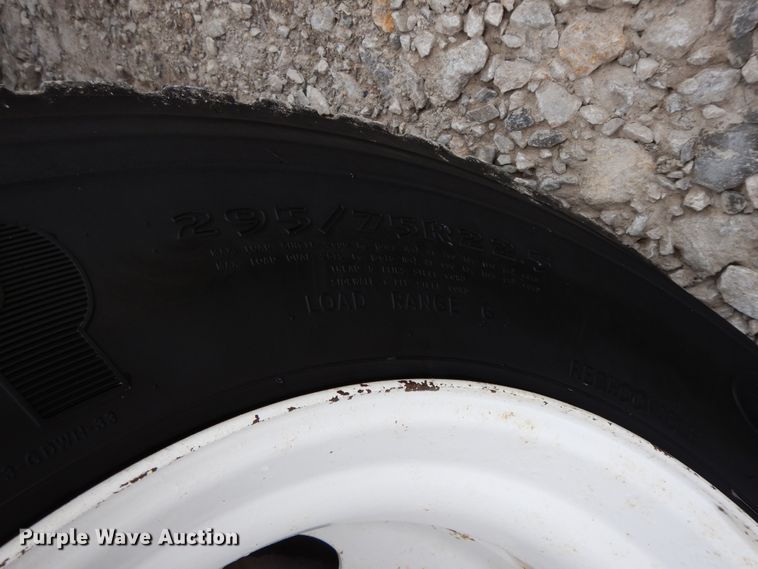 image for item GG9384 2010 Freightliner M2 106  utility / service truck