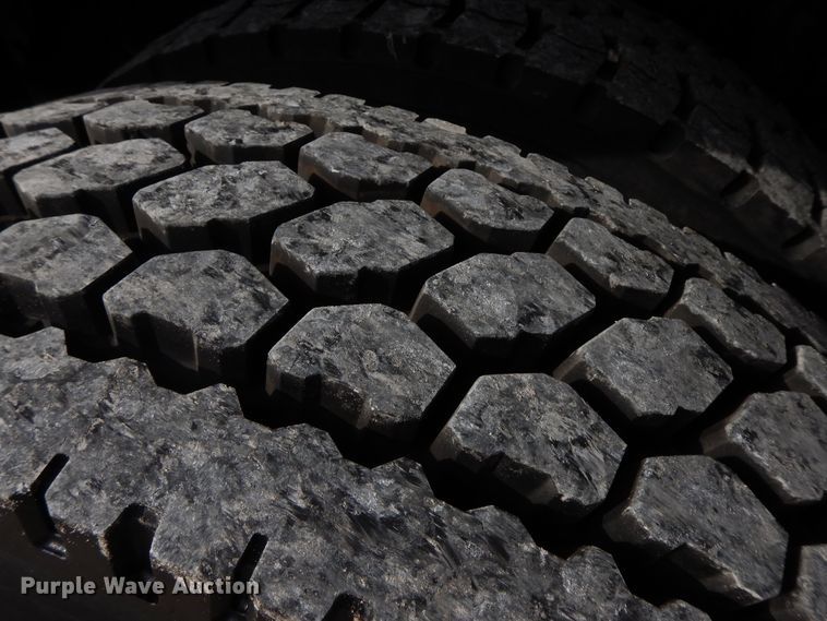 image for item GG9384 2010 Freightliner M2 106  utility / service truck