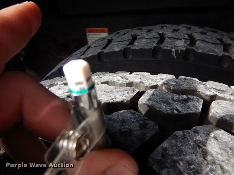 image for item GG9384 2010 Freightliner M2 106  utility / service truck